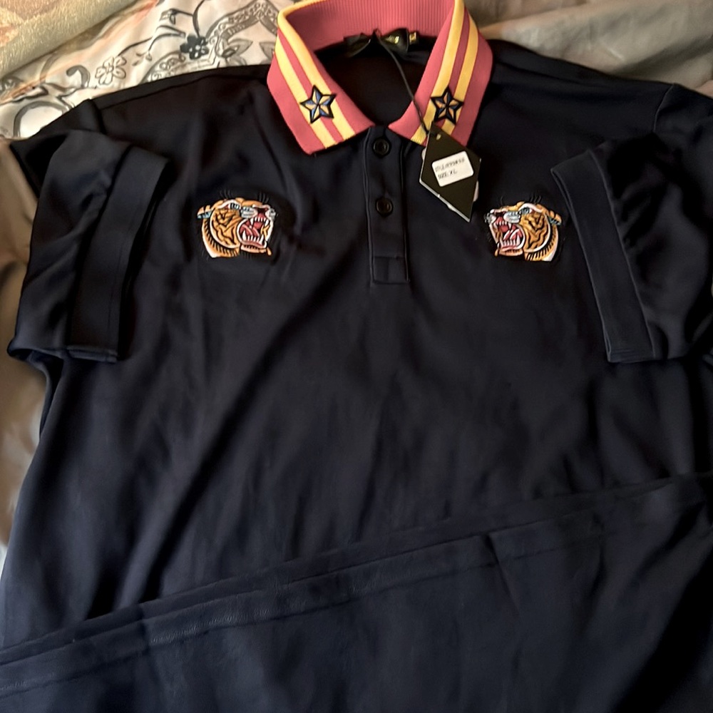 Men’s navy blue polo